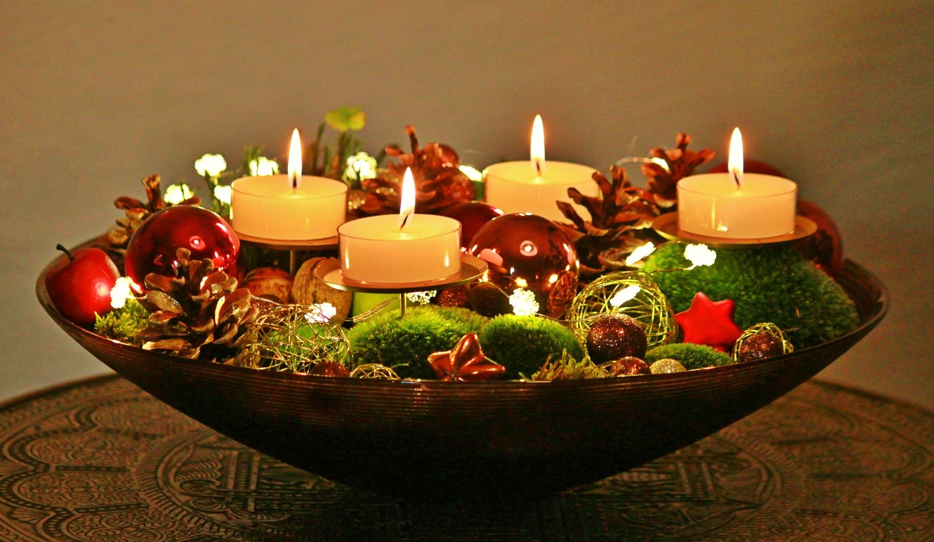 Advent candles, Image by Anja from Pixabay